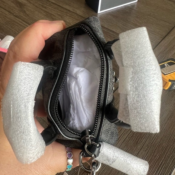 MINI MICHAEL KORS BAG CHARM... - Picture 5 of 16